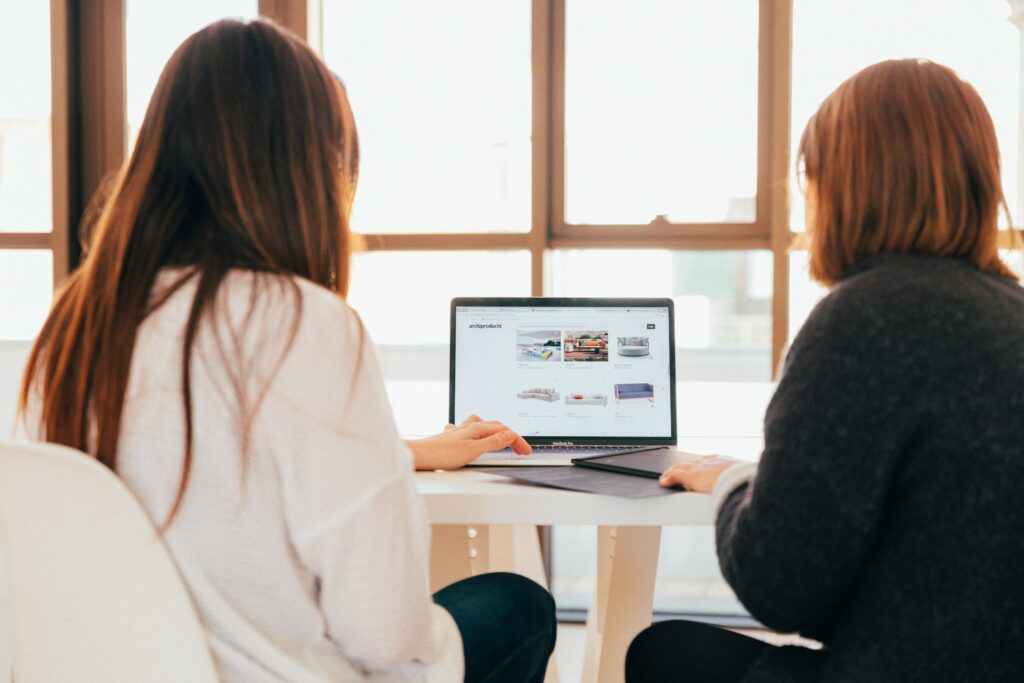 mother and daughter online shopping