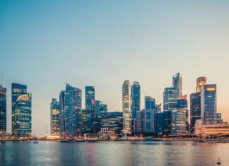 singapore banks corporate investment